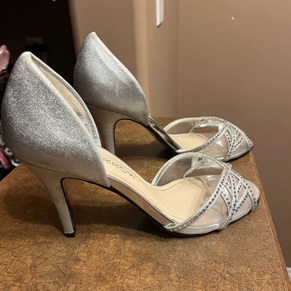 Caparros size 8.5 heels - Picture 2 of 3
